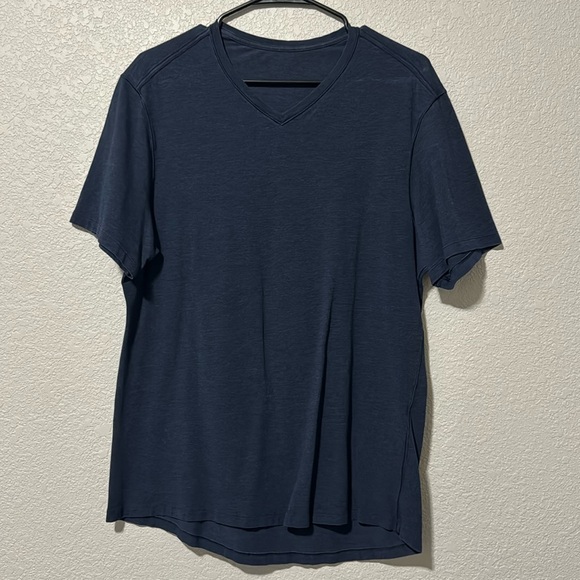Lululemon Fundamental V-neck - Picture 1 of 4